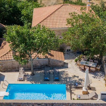 Villa Callisto- Elegant Restored Villa With Pool Yírion Dış mekan fotoğraf