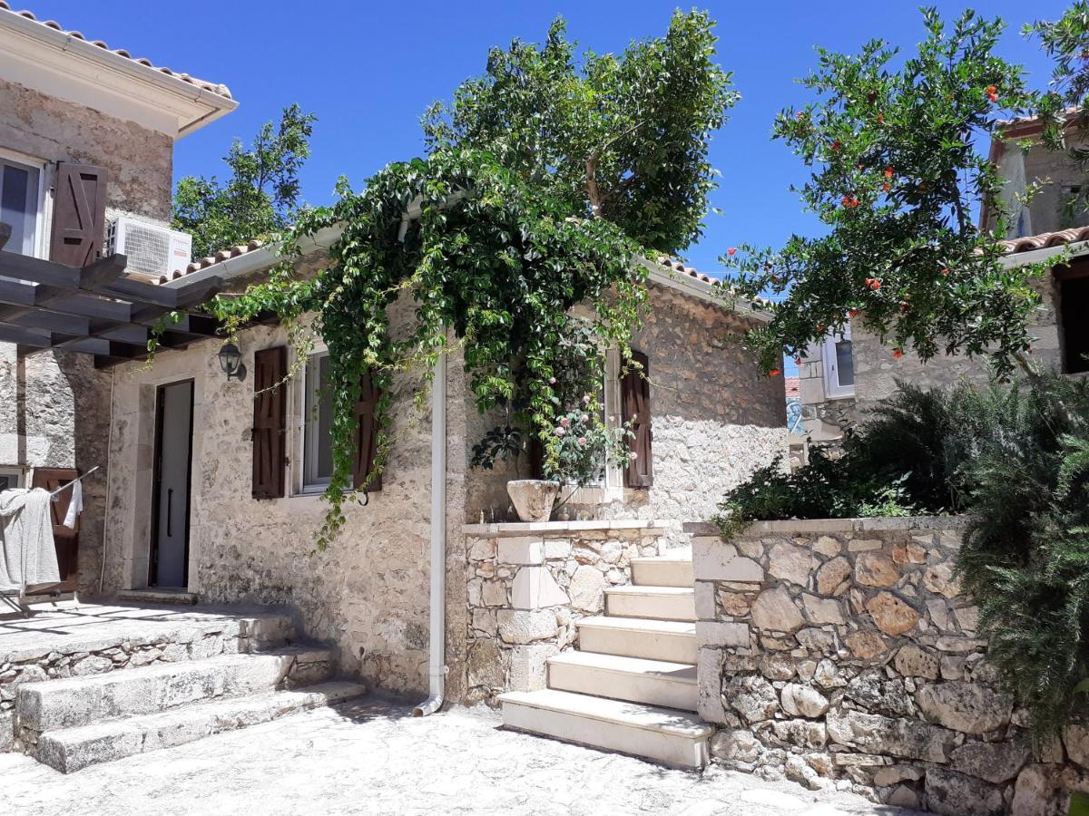 Villa Callisto- Elegant Restored Villa With Pool Yírion Dış mekan fotoğraf