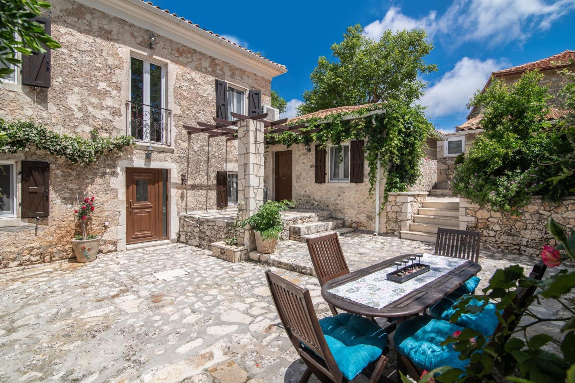 Villa Callisto- Elegant Restored Villa With Pool Yírion Dış mekan fotoğraf