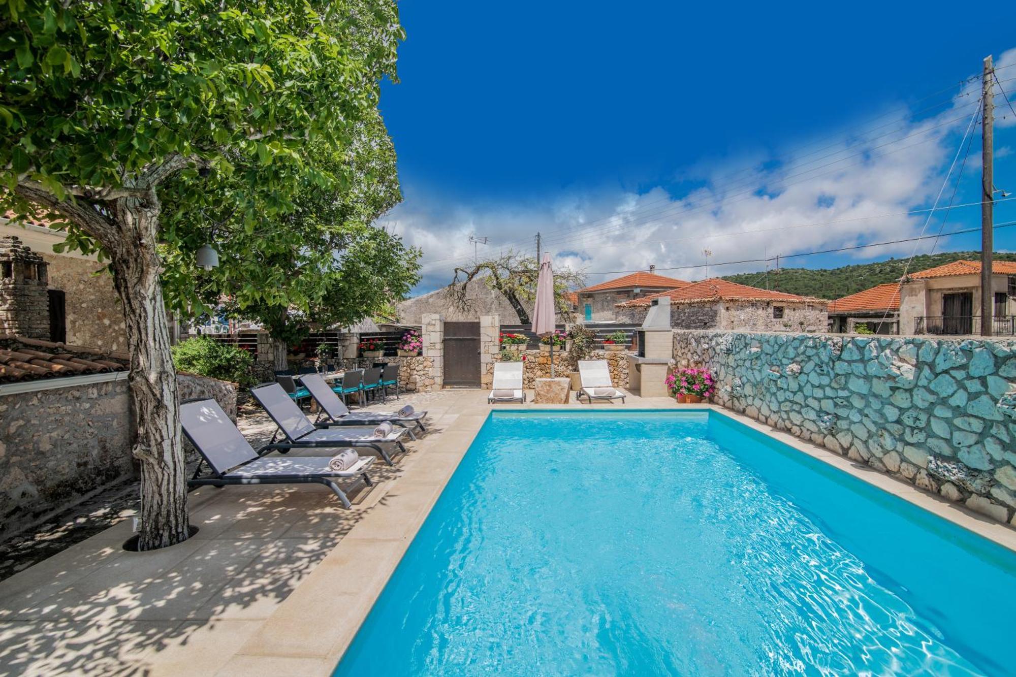Villa Callisto- Elegant Restored Villa With Pool Yírion Dış mekan fotoğraf