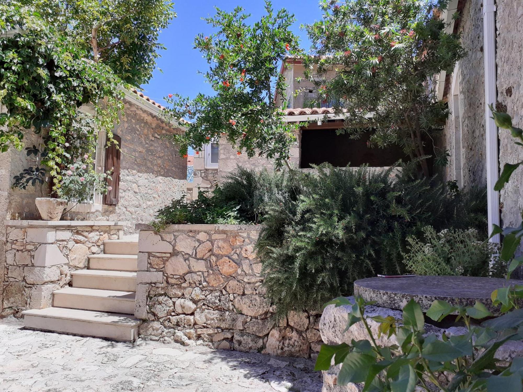 Villa Callisto- Elegant Restored Villa With Pool Yírion Oda fotoğraf