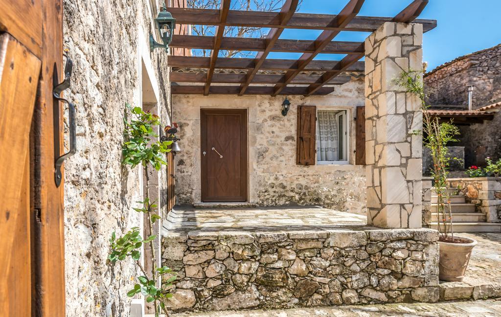 Villa Callisto- Elegant Restored Villa With Pool Yírion Dış mekan fotoğraf
