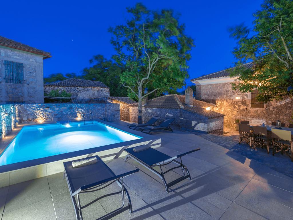 Villa Callisto- Elegant Restored Villa With Pool Yírion Dış mekan fotoğraf