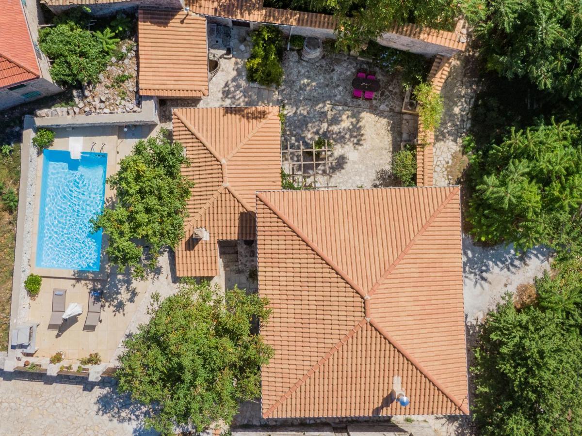 Villa Callisto- Elegant Restored Villa With Pool Yírion Dış mekan fotoğraf
